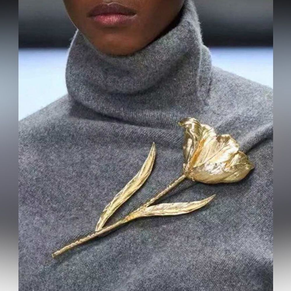 Gold Floral Brooch N1150